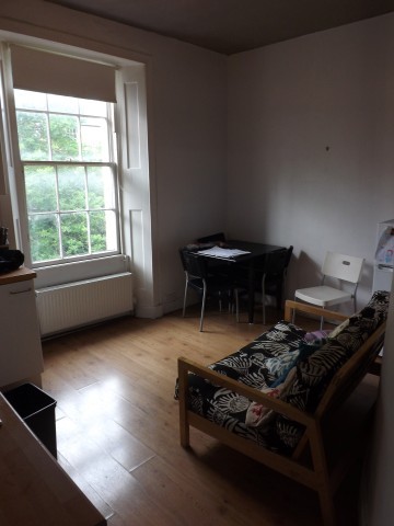  Image of 3 bedroom Flat to rent in Montague Street Edinburgh EH8 at Newington Edinburgh Edinburgh, EH8 9QT