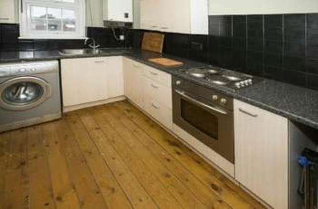  Image of 2 bedroom Flat for sale in Caversham Road Reading RG1 at Caversham Road  Reading, RG1 7BT