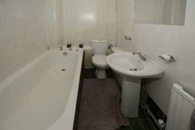  Image of 2 bedroom Flat for sale in Caversham Road Reading RG1 at Caversham Road  Reading, RG1 7BT