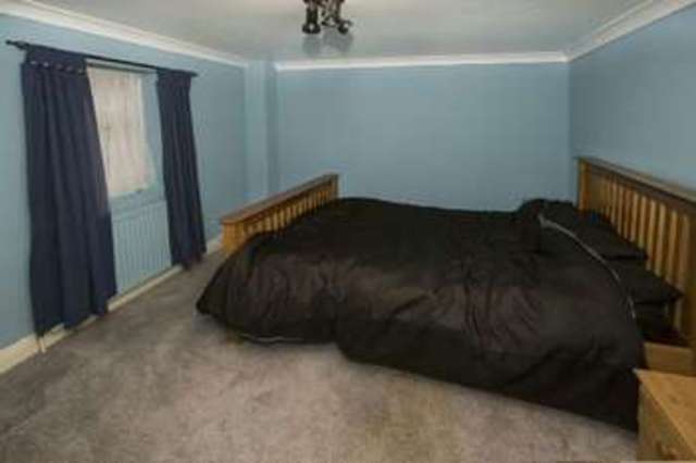  Image of 2 bedroom Flat for sale in Caversham Road Reading RG1 at Caversham Road  Reading, RG1 7BT
