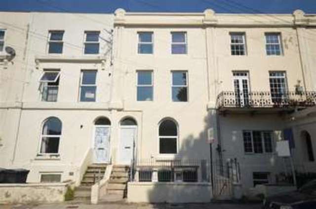  Image of 1 bedroom Ground Flat for sale in Cottage Grove Southsea PO5 at Southsea Hampshire Southsea, PO5 1EH