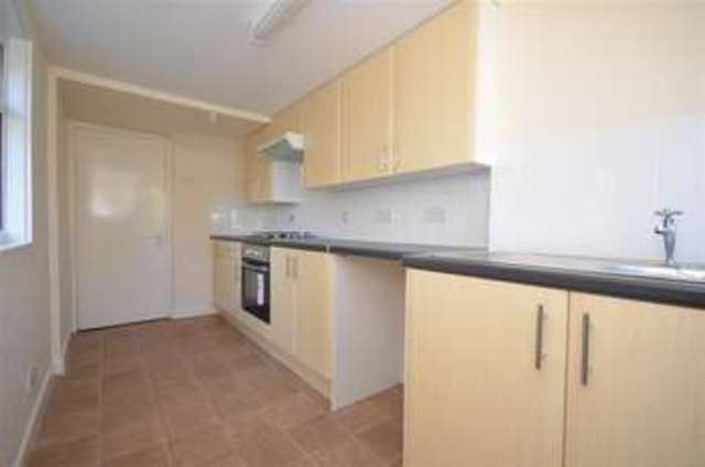  Image of 1 bedroom Ground Flat for sale in Cottage Grove Southsea PO5 at Southsea Hampshire Southsea, PO5 1EH