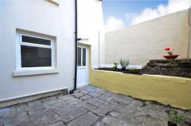  Image of 1 bedroom Flat for sale in Cottage Grove Southsea PO5 at Southsea Hampshire Southsea, PO5 1EH