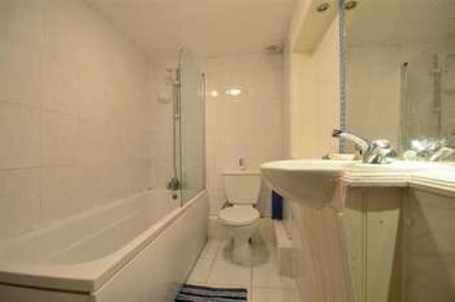  Image of 2 bedroom Flat for sale in Cottage Grove Southsea PO5 at Southsea Hampshire Southsea, PO5 1AH