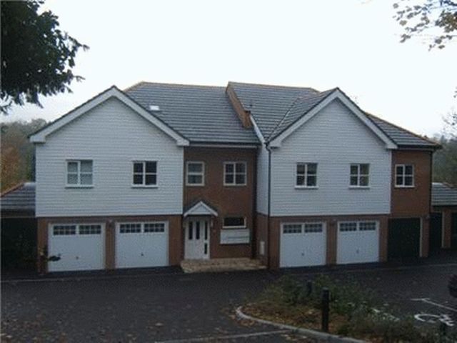  Image of 2 bedroom Flat for sale in Hermitage Road Kenley CR8 at Hermitage Road  Kenley, CR8 5EB