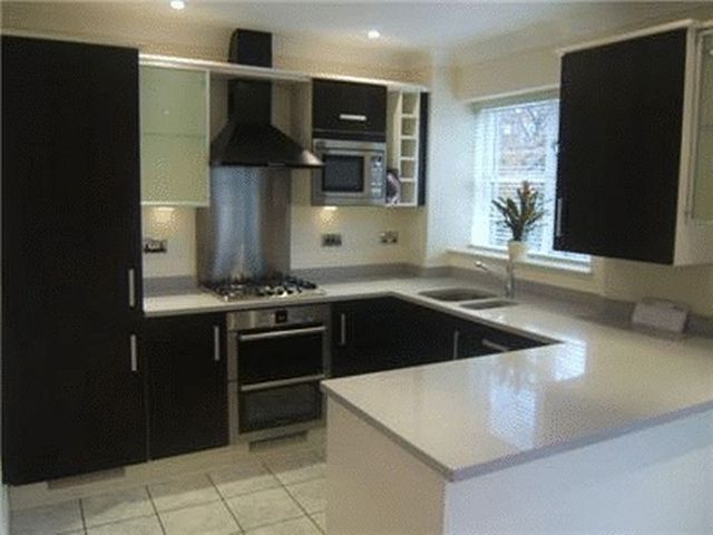  Image of 2 bedroom Flat for sale in Hermitage Road Kenley CR8 at Hermitage Road  Kenley, CR8 5EB