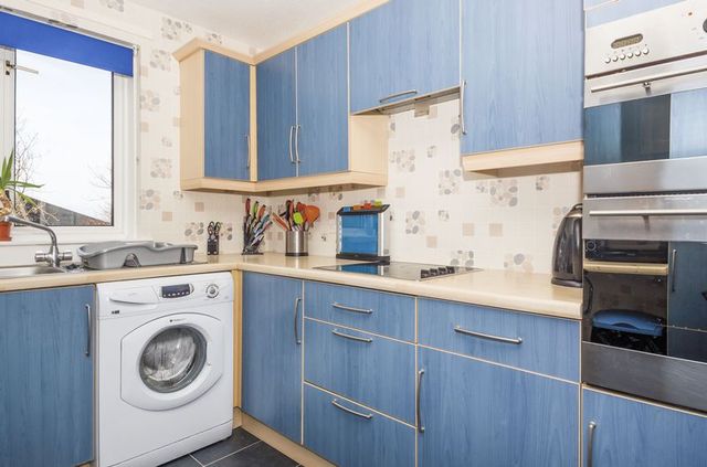  Image of 3 bedroom Flat for sale in Craigmount Hill Edinburgh EH4 at Craigmount Hill Corstorphine Edinburgh, EH4 8HW
