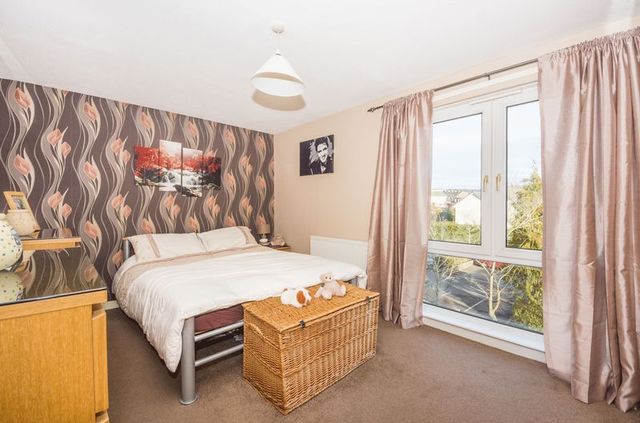  Image of 3 bedroom Flat for sale in Craigmount Hill Edinburgh EH4 at Craigmount Hill Corstorphine Edinburgh, EH4 8HW