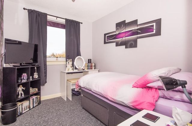  Image of 3 bedroom Flat for sale in Craigmount Hill Edinburgh EH4 at Craigmount Hill Corstorphine Edinburgh, EH4 8HW