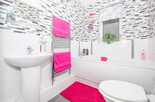  Image of 3 bedroom Flat for sale in Craigmount Hill Edinburgh EH4 at Craigmount Hill Corstorphine Edinburgh, EH4 8HW
