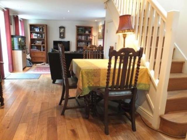  Image of 2 bedroom Cottage for sale in Lechlade Road Faringdon SN7 at Lechlade Road  FARINGDON, SN7 8AQ