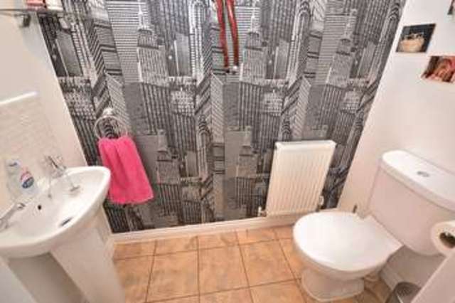  Image of 4 bedroom Detached house for sale in Cormorant Way Leighton Buzzard LU7 at Cormorant Way  Leighton Buzzard, LU7 4UY