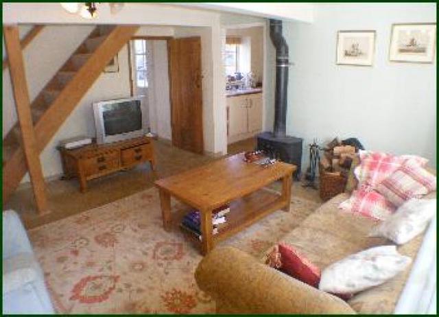  Image of 3 bedroom Cottage to rent in High Street Blunsdon Swindon SN26 at High Street Blunsdon Blunsdon, SN26 7AR