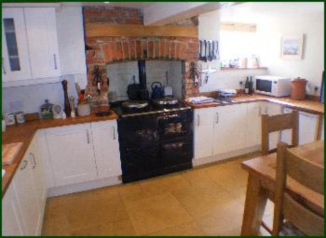  Image of 3 bedroom Cottage to rent in High Street Blunsdon Swindon SN26 at High Street Blunsdon Blunsdon, SN26 7AR