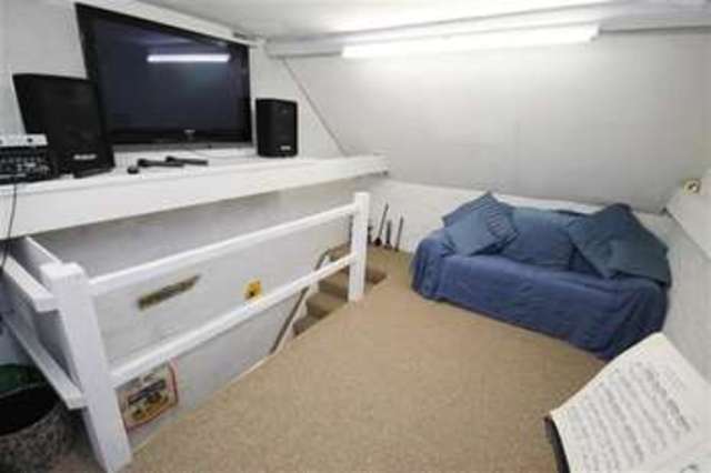  Image of 3 bedroom Detached house for sale in Upper Brighton Road Broadwater Worthing BN14 at Broadwater, BN14 9HU