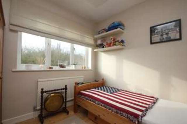  Image of 3 bedroom Semi-Detached house for sale in Elizabeth Close Hockley SS5 at Hawkwell Essex, SS5 4NQ