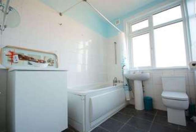  Image of 4 bedroom Terraced house to rent in Montague Road London N15 at Montague Road Seven Sisters London, N15 4BD