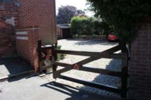  Image of 2 bedroom Town House for sale in Pelham Crescent Nottingham NG7 at Pelham Crescent Nottingham Nottingham, NG7 1AQ