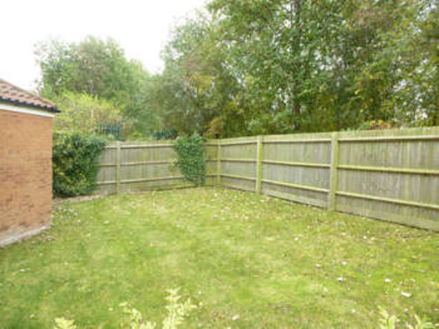  Image of 1 bedroom Apartment for sale in Peppercorn Way Dunstable LU6 at Dunstable, LU6 1EL