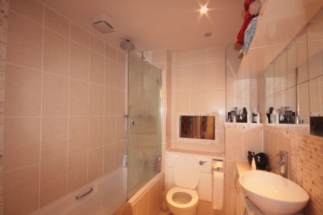  Image of 3 bedroom Flat for sale in Warstone Lane Hockley Birmingham B18 at Warstone Lane  Birmingham, B18 6HP