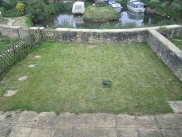  Image of 4 bedroom Cottage for sale in Bell Lane Lechlade GL7 at Riverside Mews Lechlade Gloucestershire, GL7 3AL