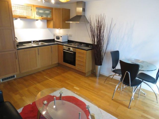  Image of 1 bedroom Apartment to rent in Corporation Street Manchester M4 at 109-113 Corporation Street  Manchester City, M4 4HB