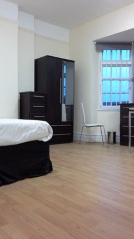  Image of Flat to rent in Burnside Road Becontree Dagenham RM8 at 0 BURNSIDE ROAD  CHADWELL HEATH, RM8 1XD