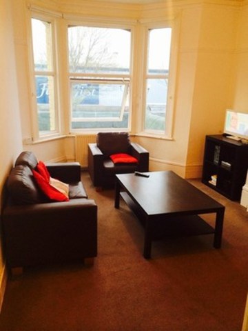  Image of 1 bedroom Flat to rent in High Road Ilford IG1 at 1. HIGH ROAD  ILFORD, IG1 1QF