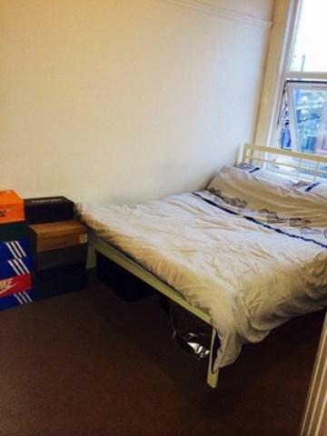  Image of 1 bedroom Flat to rent in High Road Ilford IG1 at 1. HIGH ROAD  ILFORD, IG1 1QF