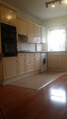  Image of 4 bedroom Terraced house to rent in Lodge Avenue Becontree Dagenham RM8 at 2 LODGE AVENUE  DAGENHAM, RM8 2HF