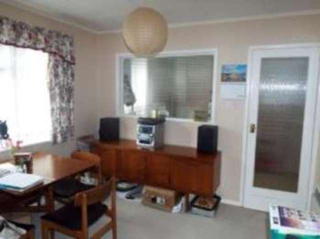  Image of 2 bedroom Flat for sale in Marlborough Road Westbourne Bournemouth BH4 at 29 Marlborough Road Bournemouth Westbourne, BH4 8DF