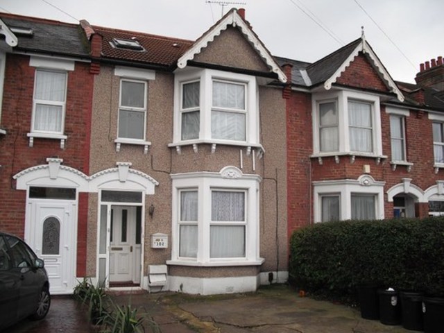  Image of 2 bedroom Terraced house to rent in Balfour Road Ilford IG1 at 3020 BALFOUR ROAD  ILFORD, IG1 4HZ