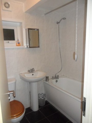  Image of 2 bedroom Terraced house to rent in Balfour Road Ilford IG1 at 3020 BALFOUR ROAD  ILFORD, IG1 4HZ