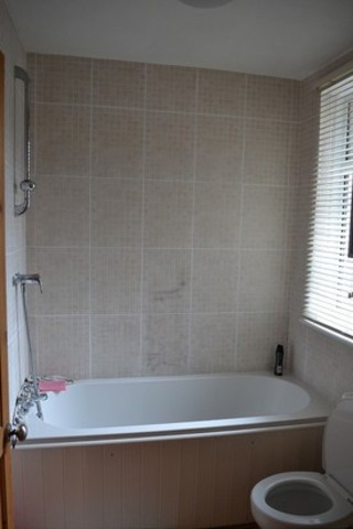  Image of 2 bedroom Detached house to rent in Abbey Road Ilford IG2 at Abbey Road Newbury Park Ilford, IG2 7ND
