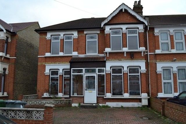  Image of 4 bedroom Semi-Detached house to rent in Aberdour Road Goodmayes Ilford IG3 at Aberdour Road  Goodmayes, IG3 9SA