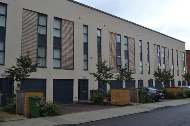  Image of 4 bedroom Detached house to rent in Academy Way Becontree Dagenham RM8 at Acadamy Way  Dagenham, RM8 2BF