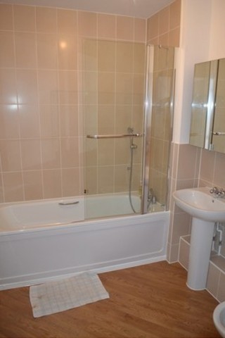  Image of 4 bedroom Detached house to rent in Academy Way Becontree Dagenham RM8 at Acadamy Way  Dagenham, RM8 2BF