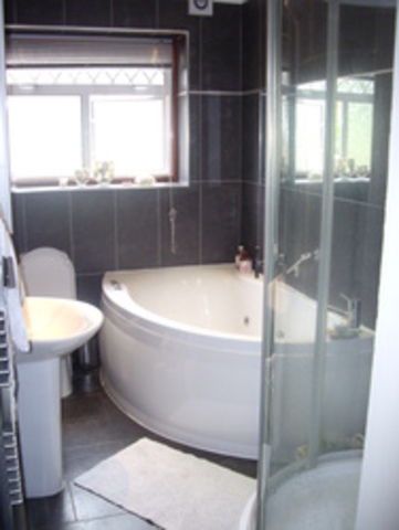  Image of 5 bedroom Detached house to rent in Airthrie Road Goodmayes Ilford IG3 at AIRTHRIE ROAD  Goodmayes, IG3 9QT