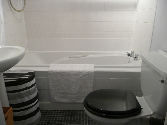  Image of 1 bedroom Flat to rent in Albert Street Edinburgh EH7 at Leith Walk Edinburgh Edinburgh, EH7 5LR