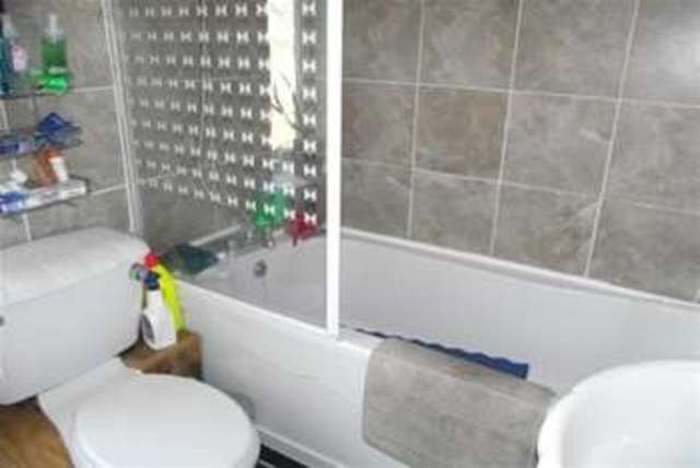  Image of 2 bedroom Detached house to rent in Aldermoor Avenue Southampton SO16 at Southampton, SO16 5HA