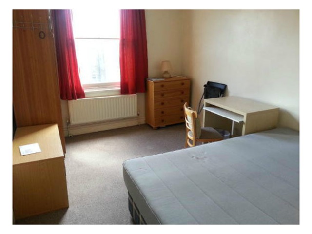  Image of 3 bedroom Flat to rent in Alexandra Grove London N4 at Alexandra Grove  Finsbury Park, N4 2LF