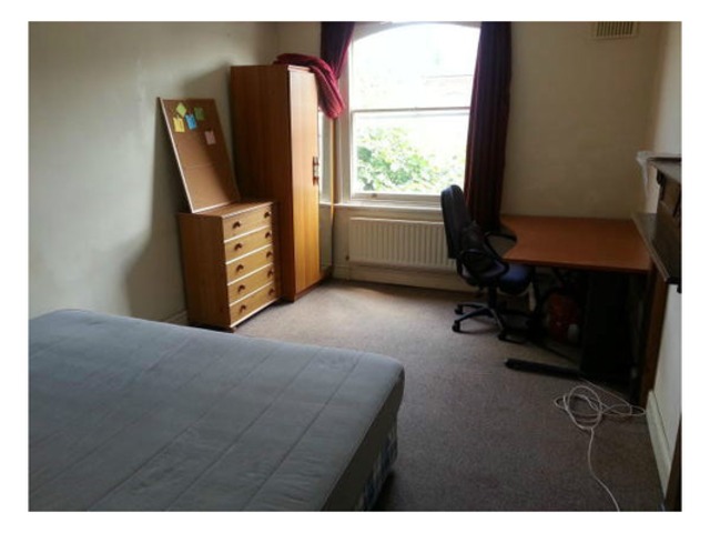  Image of 3 bedroom Flat to rent in Alexandra Grove London N4 at Alexandra Grove  Finsbury Park, N4 2LF