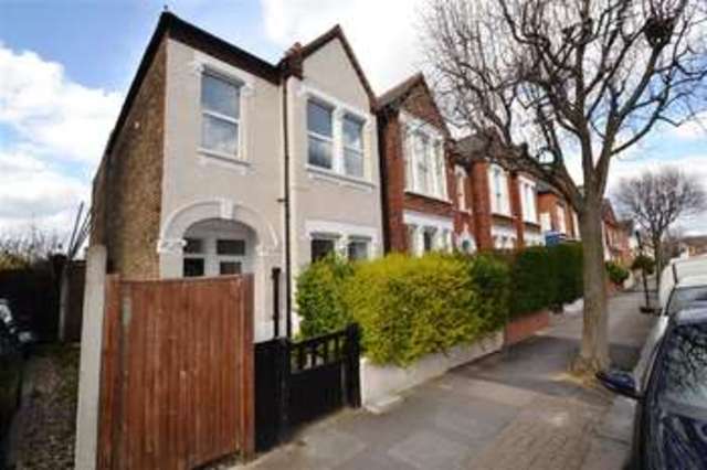  Image of 2 bedroom Apartment to rent in Algarve Road London SW18 at Earlsfield, SW18 3EG