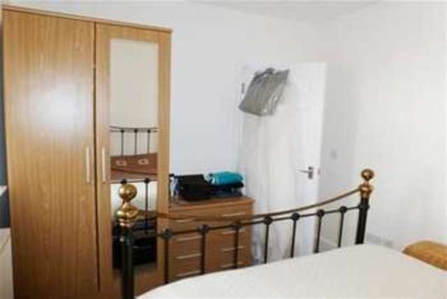  Image of 1 bedroom Flat to rent in All Saints Road Burton-on-Trent DE14 at Burton-on-Trent, DE14 3LS