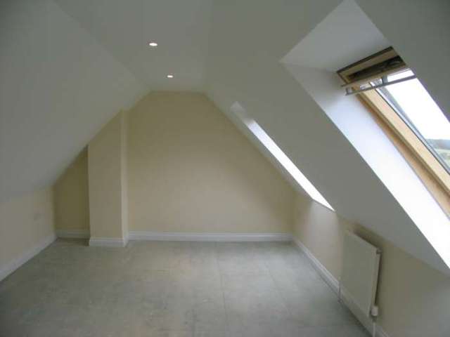 Image of 3 bedroom End of Terrace to rent in Allnutts Close Stokenchurch High Wycombe HP14 at Allnuts Close Stokenchurch High Wycombe, HP14 3FW