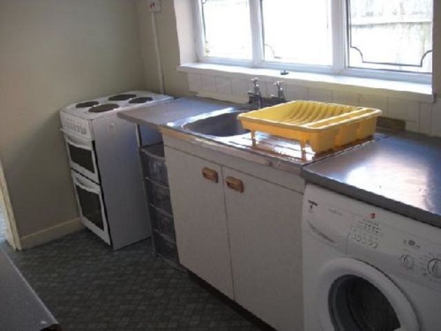  Image of 6 bedroom House Share to rent in Alton Road Birmingham B29 at Selly Oak West Midlands Selly Oak, B29 7DX