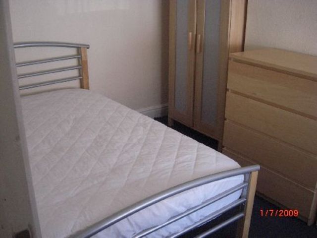  Image of 6 bedroom House Share to rent in Alton Road Birmingham B29 at Selly Oak West Midlands Selly Oak, B29 7DX