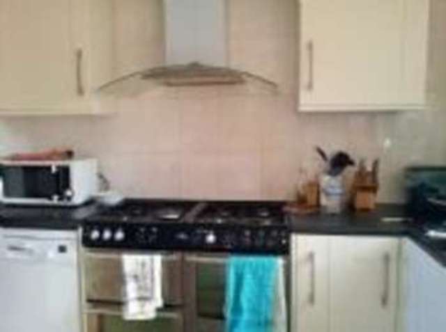  Image of 5 bedroom House Share to rent in Ambleside Drive Headington Oxford OX3 at Ambleside Drive  Headington, OX3 0AH