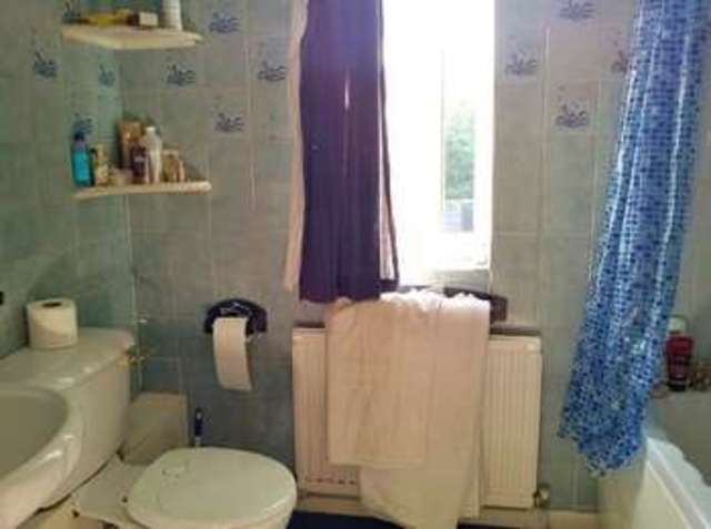  Image of 5 bedroom House Share to rent in Ambleside Drive Headington Oxford OX3 at Ambleside Drive  Headington, OX3 0AH
