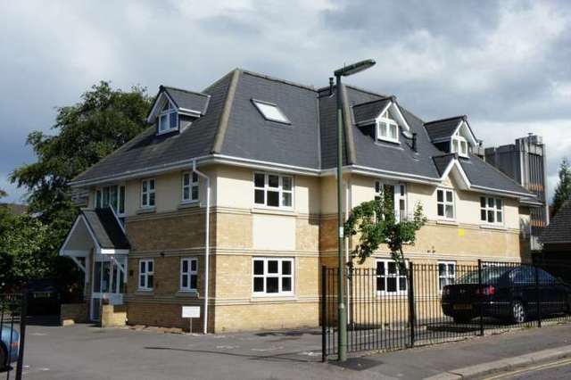  Image of 2 bedroom Apartment to rent in Warwick Road Redhill RH1 at Annandale Court  Redhill, RH1 1EE